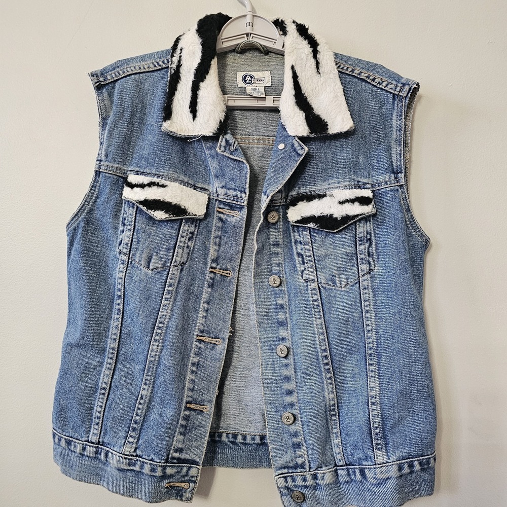 Vintage Arizona Jeans Denim Faux Fur‎ Vest Women's Size Medium 90's Jean Tiger